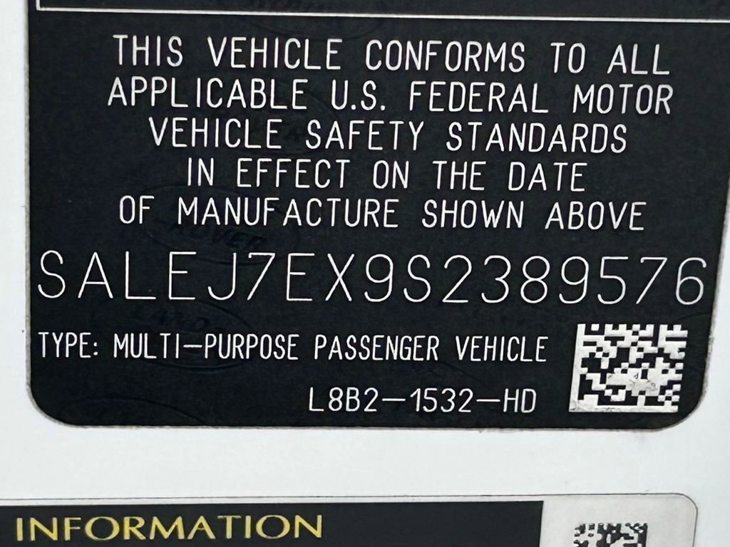 Used 2025 Land Rover Defender 110 S image 56