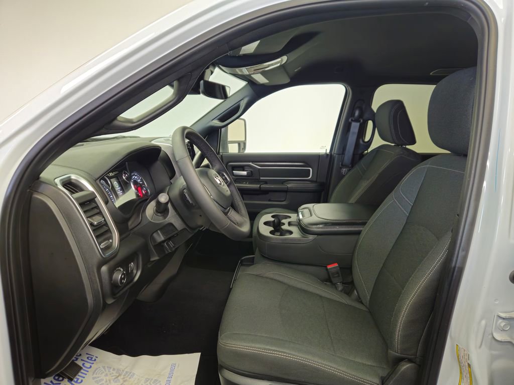 Used 2025 RAM 2500 Big Horn AWD/4WD image 3