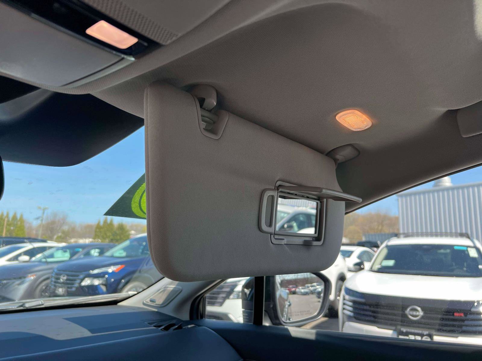 Used 2025 Nissan Murano SL AWD/4WD image 9