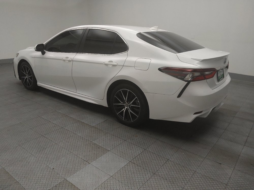 Used 2024 Toyota Camry SE FWD image 3