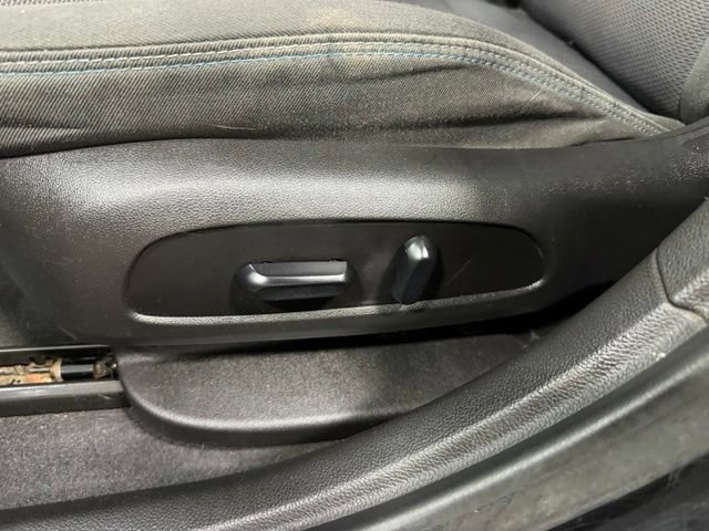 Used 2018 Chevrolet Cruze LT w/ Convenience Package FWD image 19