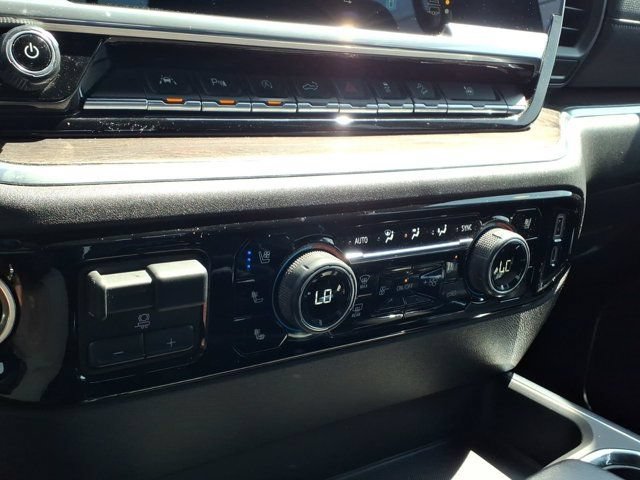 Used 2022 Chevrolet Silverado 1500 LTZ w/ LTZ Premium Package AWD/4WD image 13