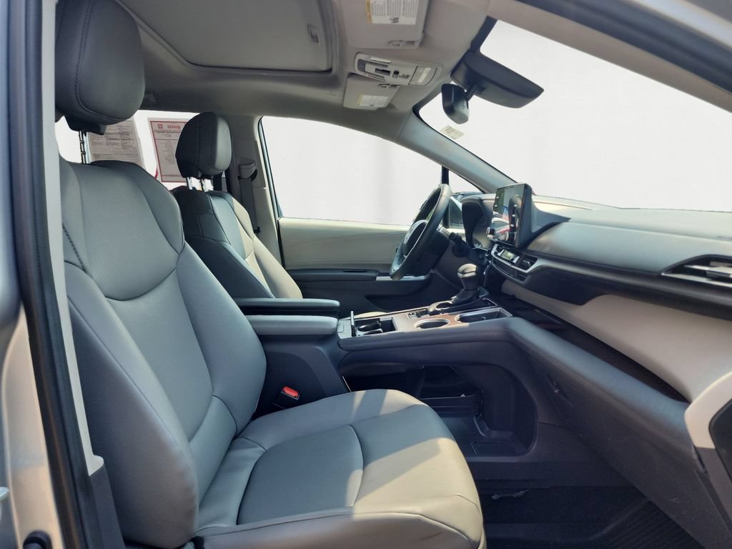 Used 2023 Toyota Sienna XLE w/ XLE Plus Package AWD/4WD image 16