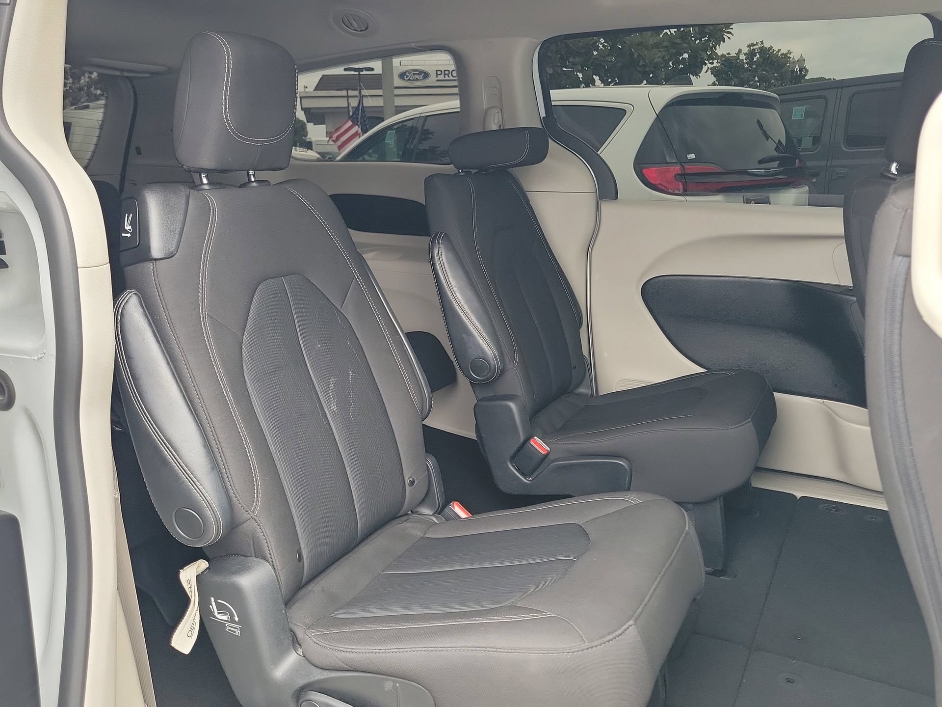 Certified 2023 Chrysler Voyager LX FWD image 18