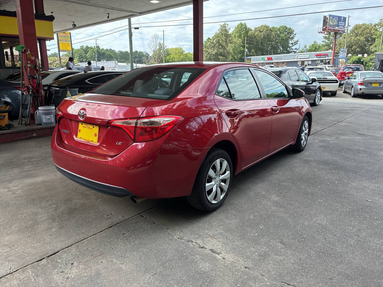 Used 2017 Toyota Corolla LE FWD image 6