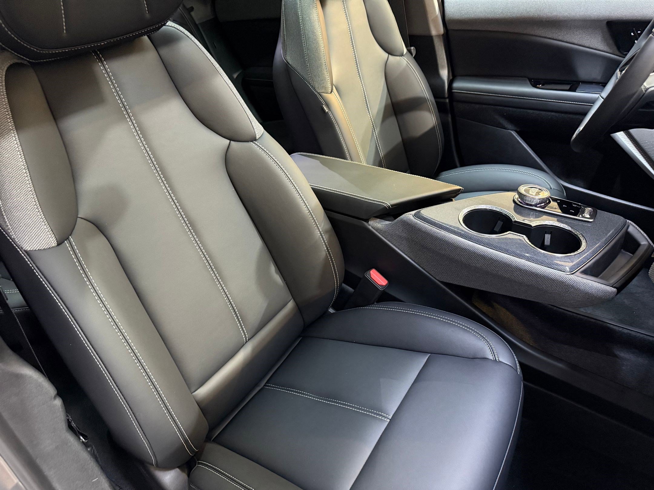 New 2026 Cadillac Optiq Sport 1 image 52