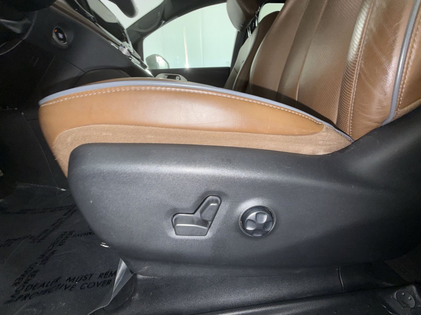 Used 2021 Chrysler Pacifica Limited w/ Uconnect Theater Family Group FWD image 14
