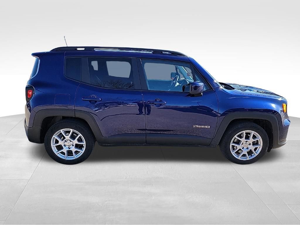 Used 2020 Jeep Renegade Latitude w/ Cold Weather Group image 18