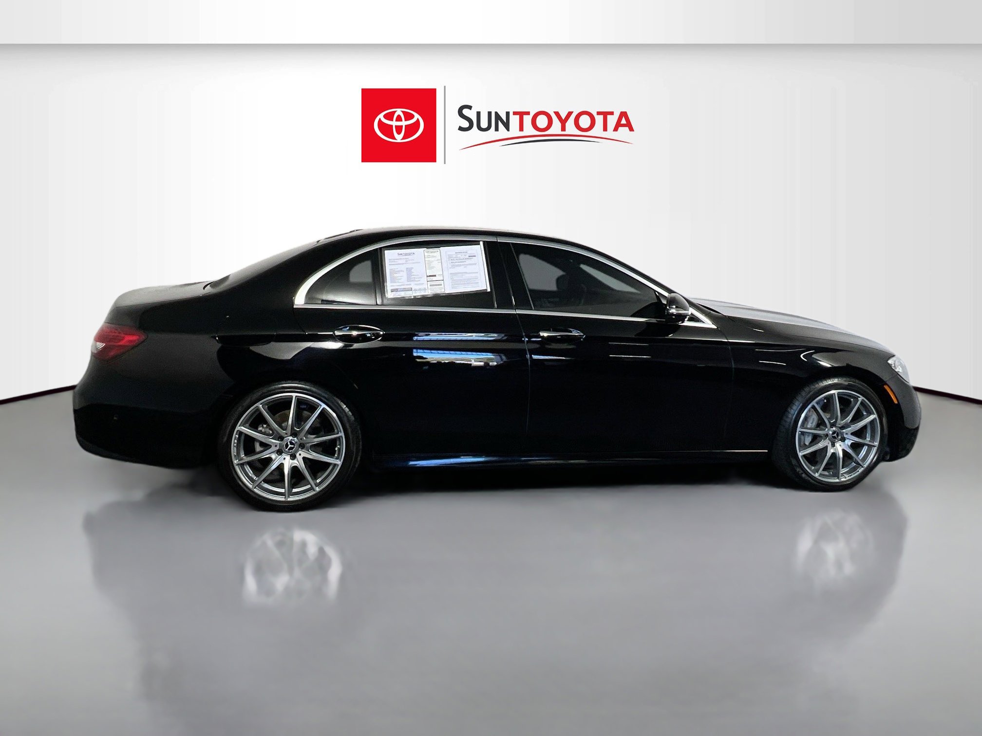 Used 2022 Mercedes-Benz E 350 Sedan image 2