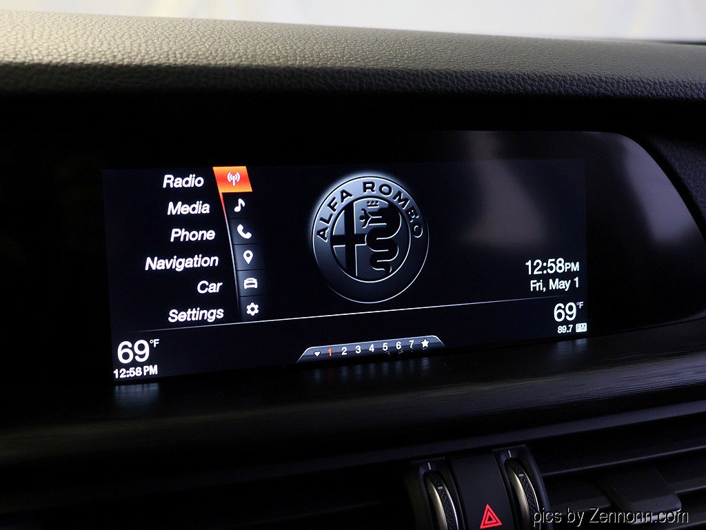 Used 2018 Alfa Romeo Stelvio AWD image 18