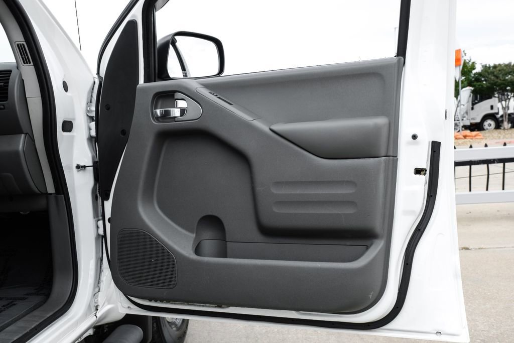 Used 2019 Nissan Frontier Desert Runner RWD image 41