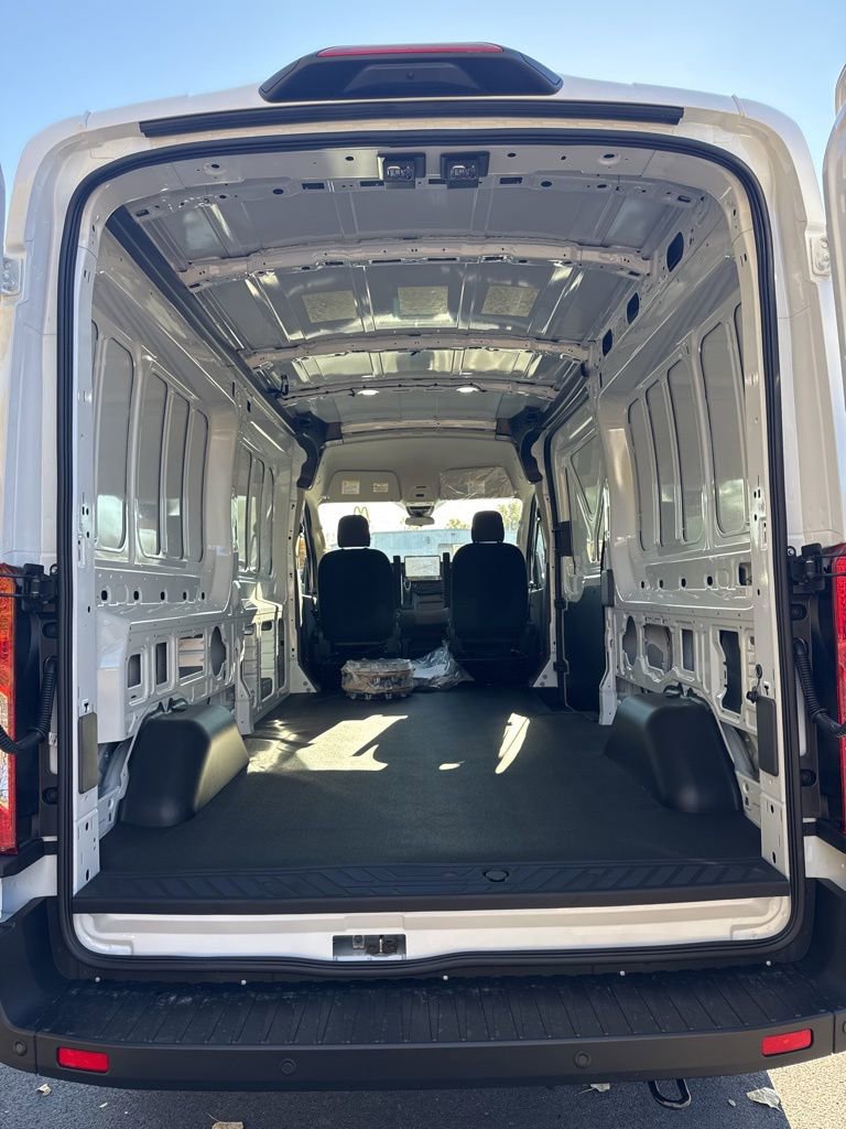 New 2026 Ford Transit 250 148 Medium Roof w/ Exterior Upgrade Package RWD image 7