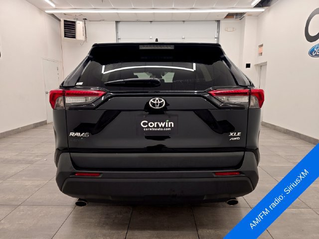 Used 2021 Toyota RAV4 XLE w/ XLE Grade Weather Package AWD/4WD image 4