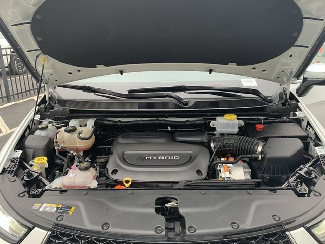 Used 2023 Chrysler Pacifica Pinnacle FWD image 16