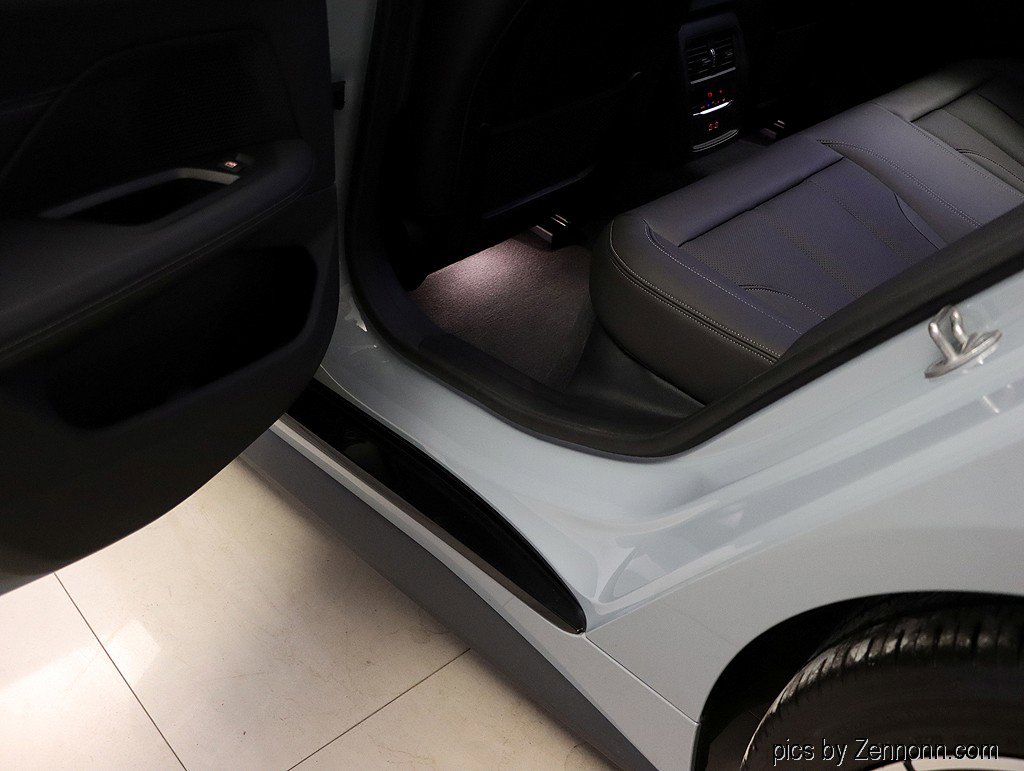 Certified 2023 BMW 430i xDrive w/ M Sport Package image 21