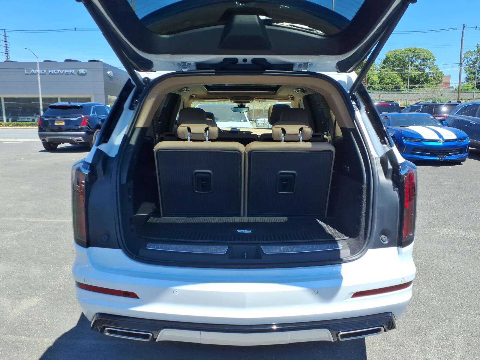 Certified 2024 Cadillac XT6 Sport w/ Platinum Package AWD/4WD image 15