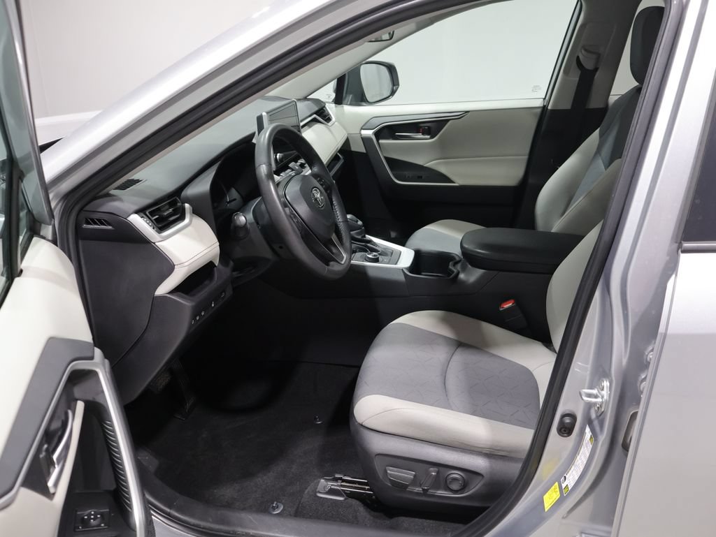Used 2024 Toyota RAV4 XLE w/ Convenience Package AWD/4WD image 10