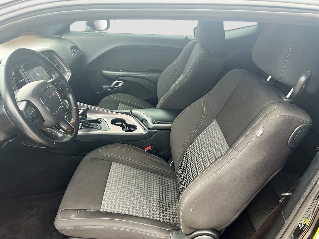 Used 2023 Dodge Challenger SXT image 21