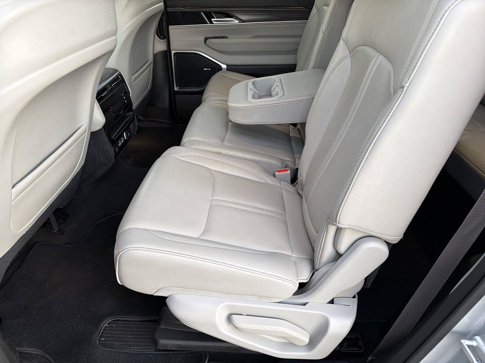 Used 2024 Jeep Wagoneer Series II w/ Flexible Seating Group RWD image 21