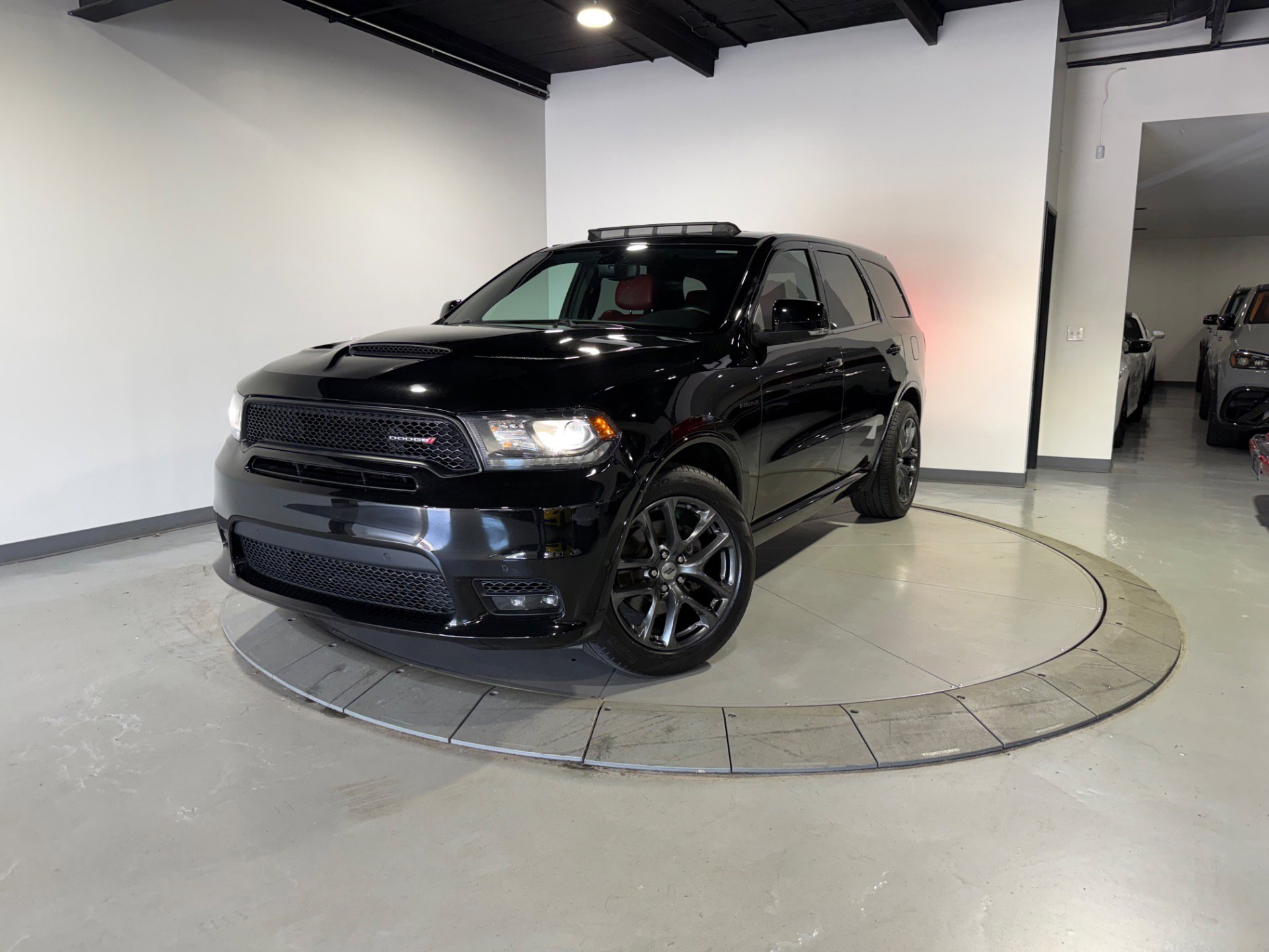 Used 2020 Dodge Durango R/T w/ Blacktop Package AWD/4WD image 2
