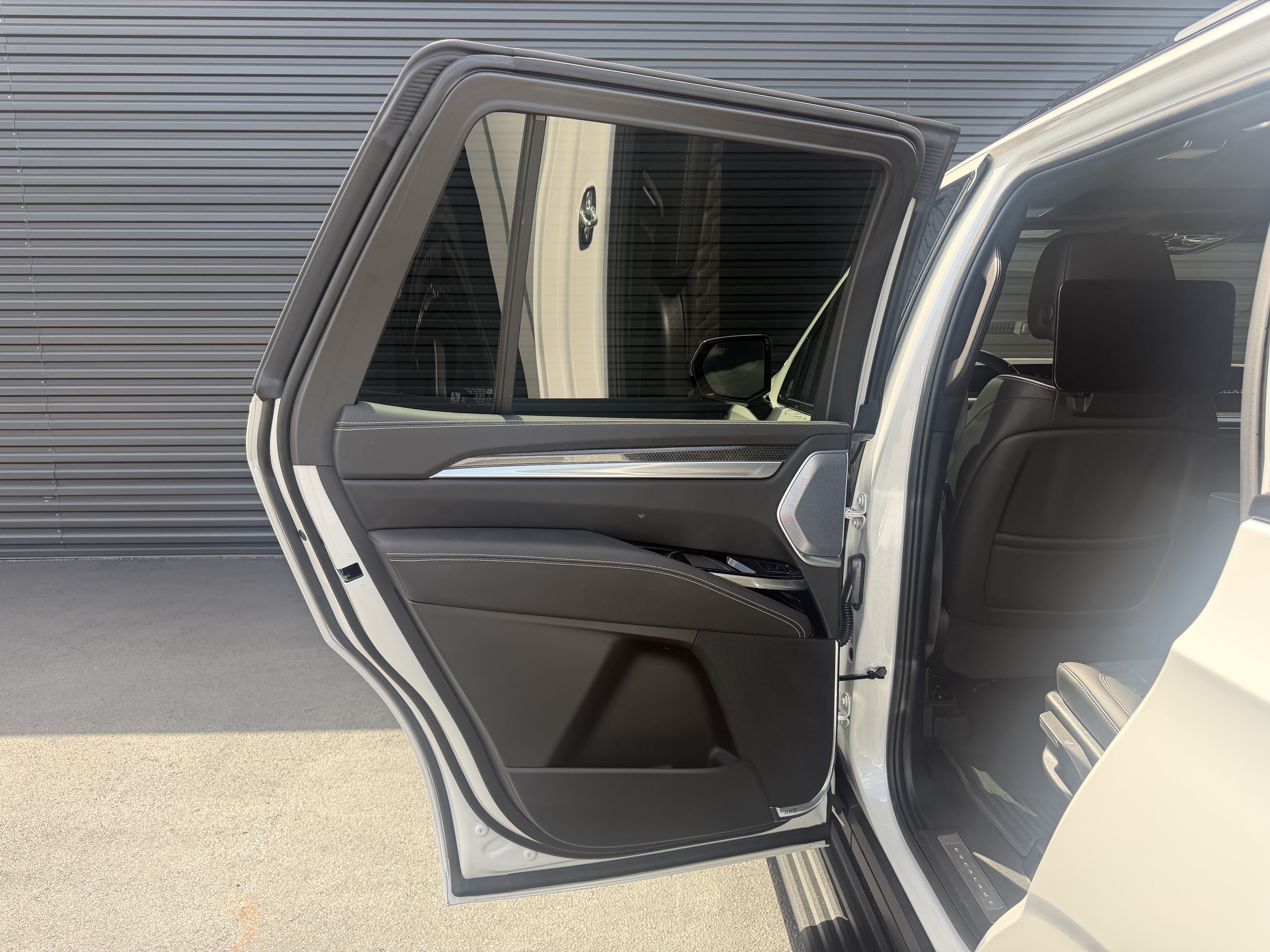 Used 2025 Cadillac Escalade V AWD/4WD image 18