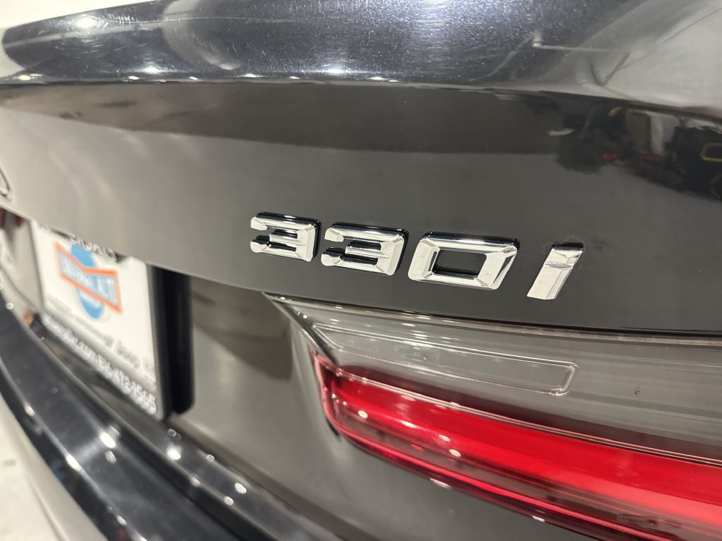 Used 2022 BMW 330i xDrive Sedan AWD/4WD image 31