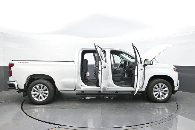 Used 2022 Chevrolet Silverado 1500 Custom w/ Safety Confidence Package AWD/4WD image 64