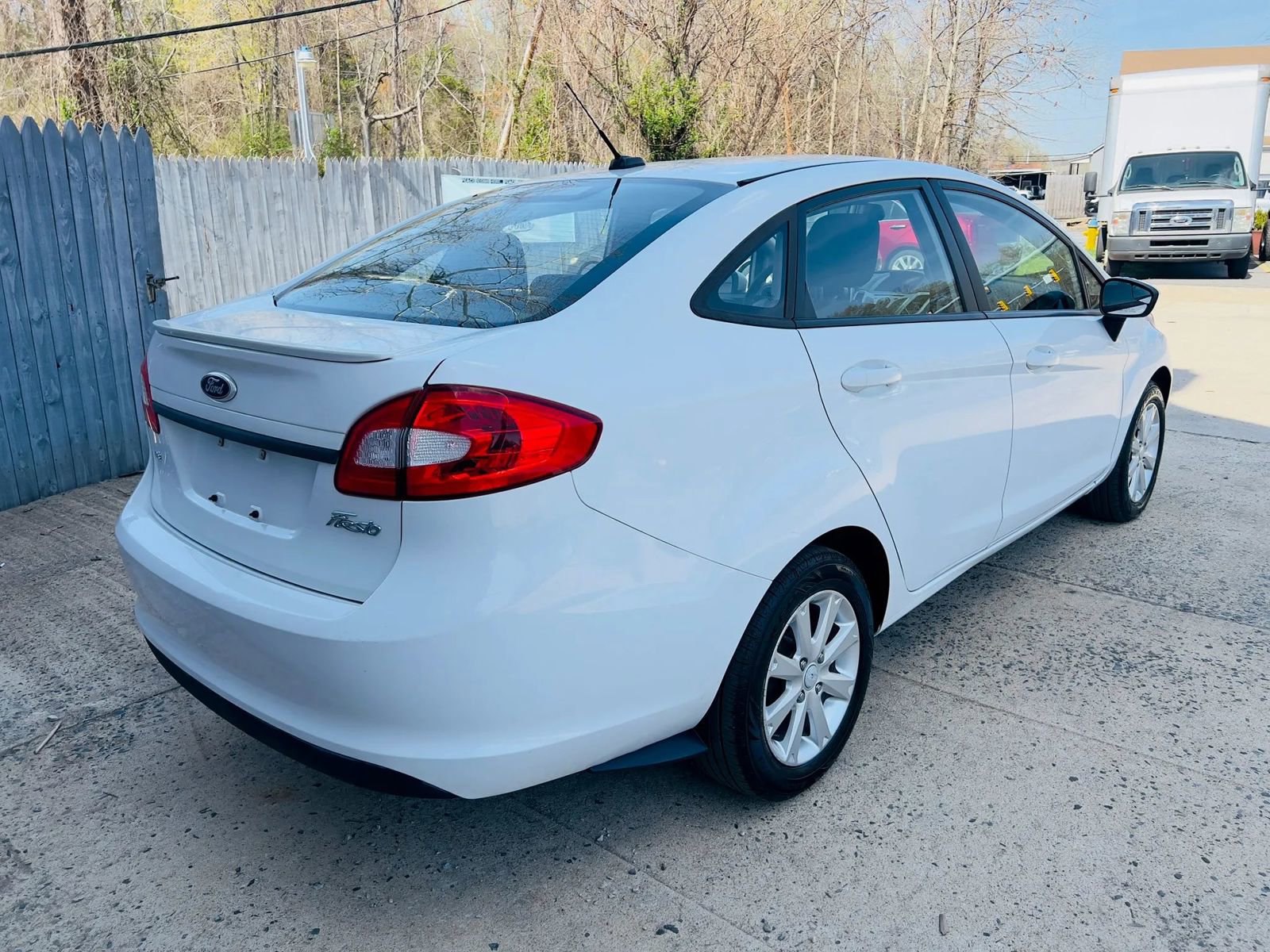 Used 2011 Ford Fiesta SE w/ 202A Rapid Spec Order Code image 5