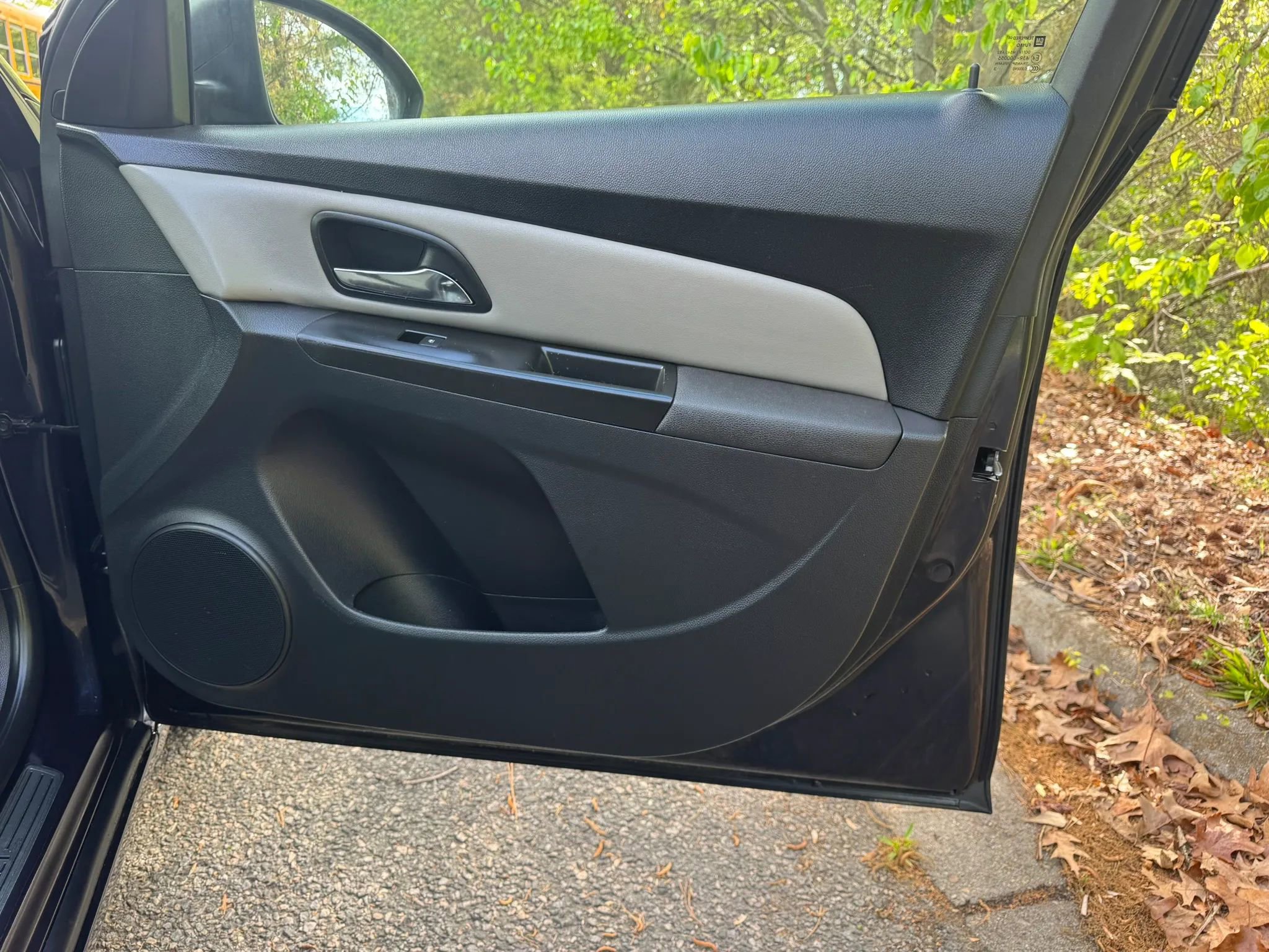 Used 2014 Chevrolet Cruze LS image 8
