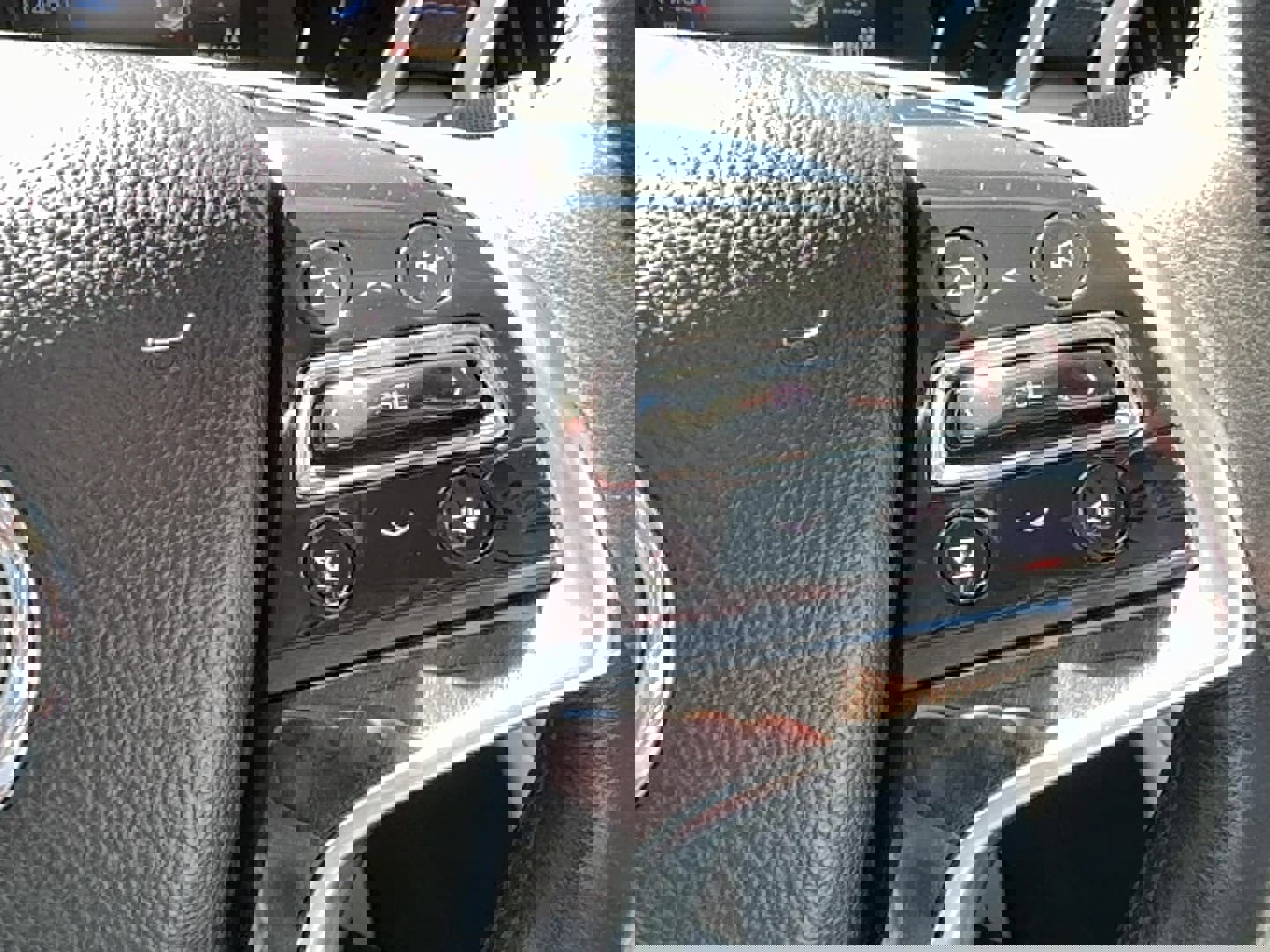 Used 2014 Cadillac SRX Luxury w/ Driver Awareness Package image 22