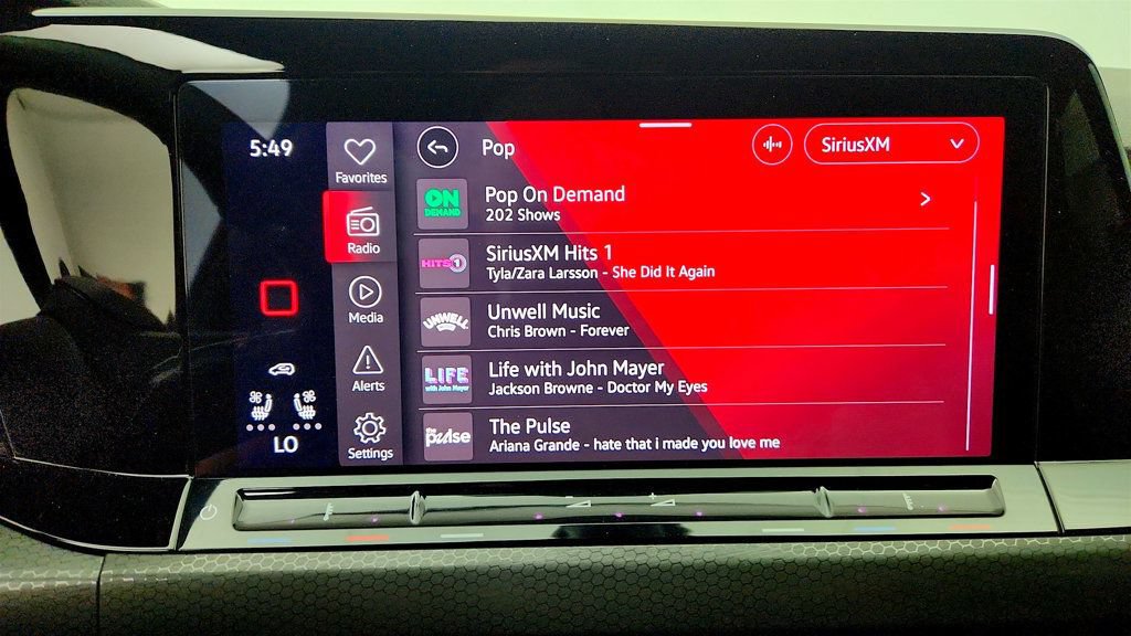 Used 2022 Volkswagen GTI SE FWD image 20