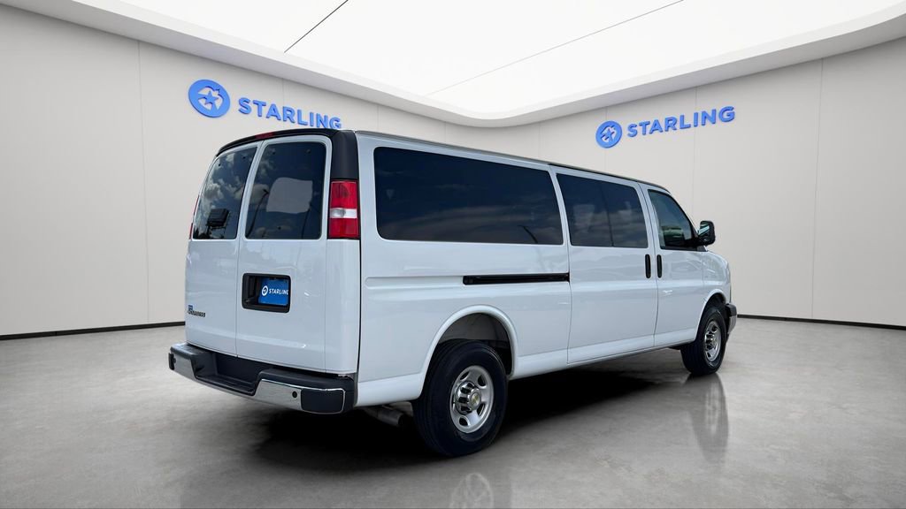 Used 2025 Chevrolet Express 3500 LT w/ LT Preferred Equipment Group image 9