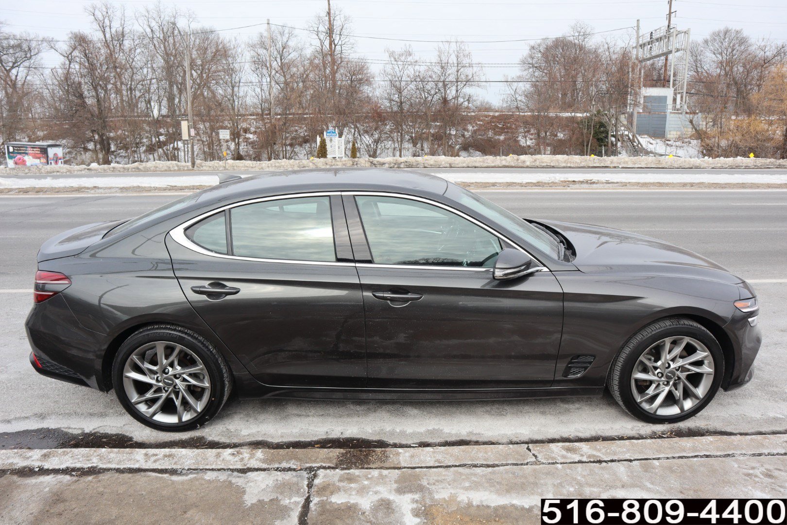 Used 2022 Genesis G70 2.0T image 5