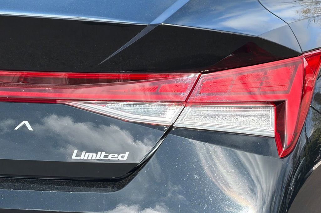 Certified 2024 Hyundai Elantra Limited image 27