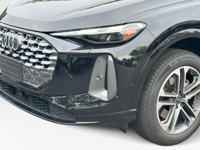Certified 2025 Audi Q5 Premium AWD/4WD image 8