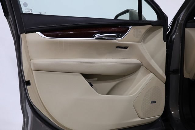 Used 2017 Cadillac XT5 Premium Luxury FWD image 18