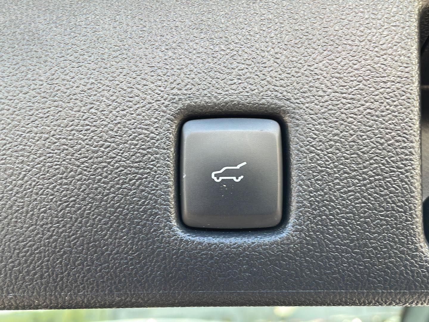 Used 2025 Ford Escape SE FWD image 30