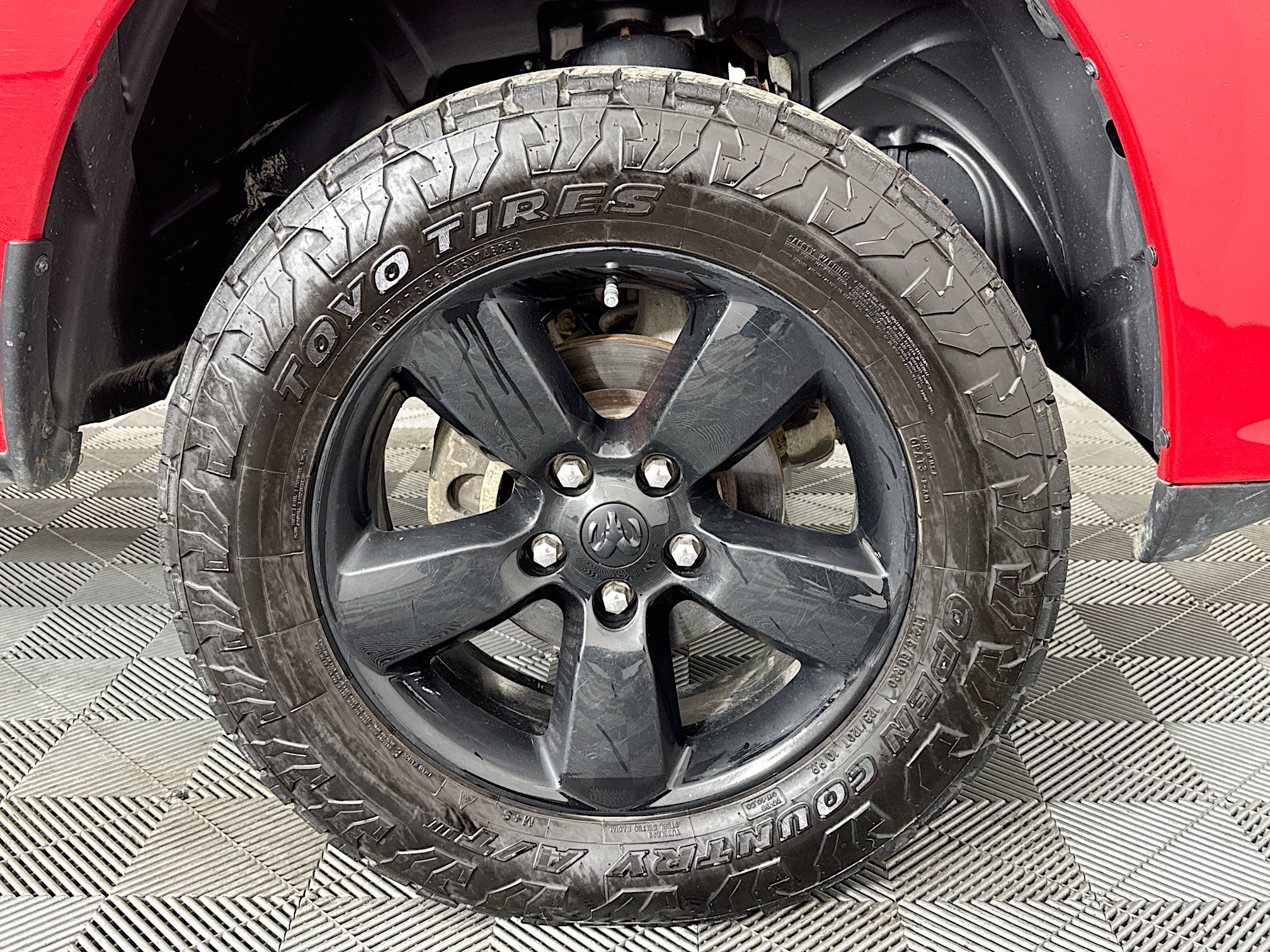 Used 2023 RAM 1500 Express w/ Wheel & Sound Group image 30