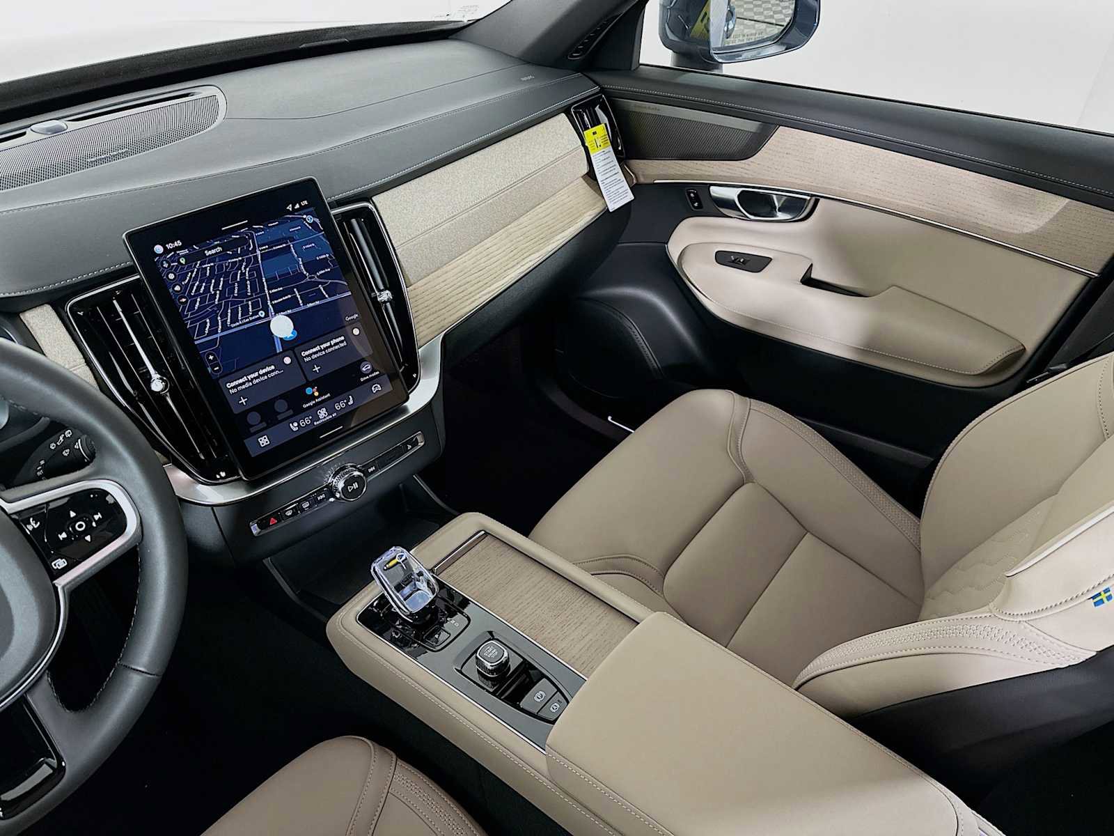 New 2026 Volvo XC90 B6 Plus w/ Protection Package Premier image 22