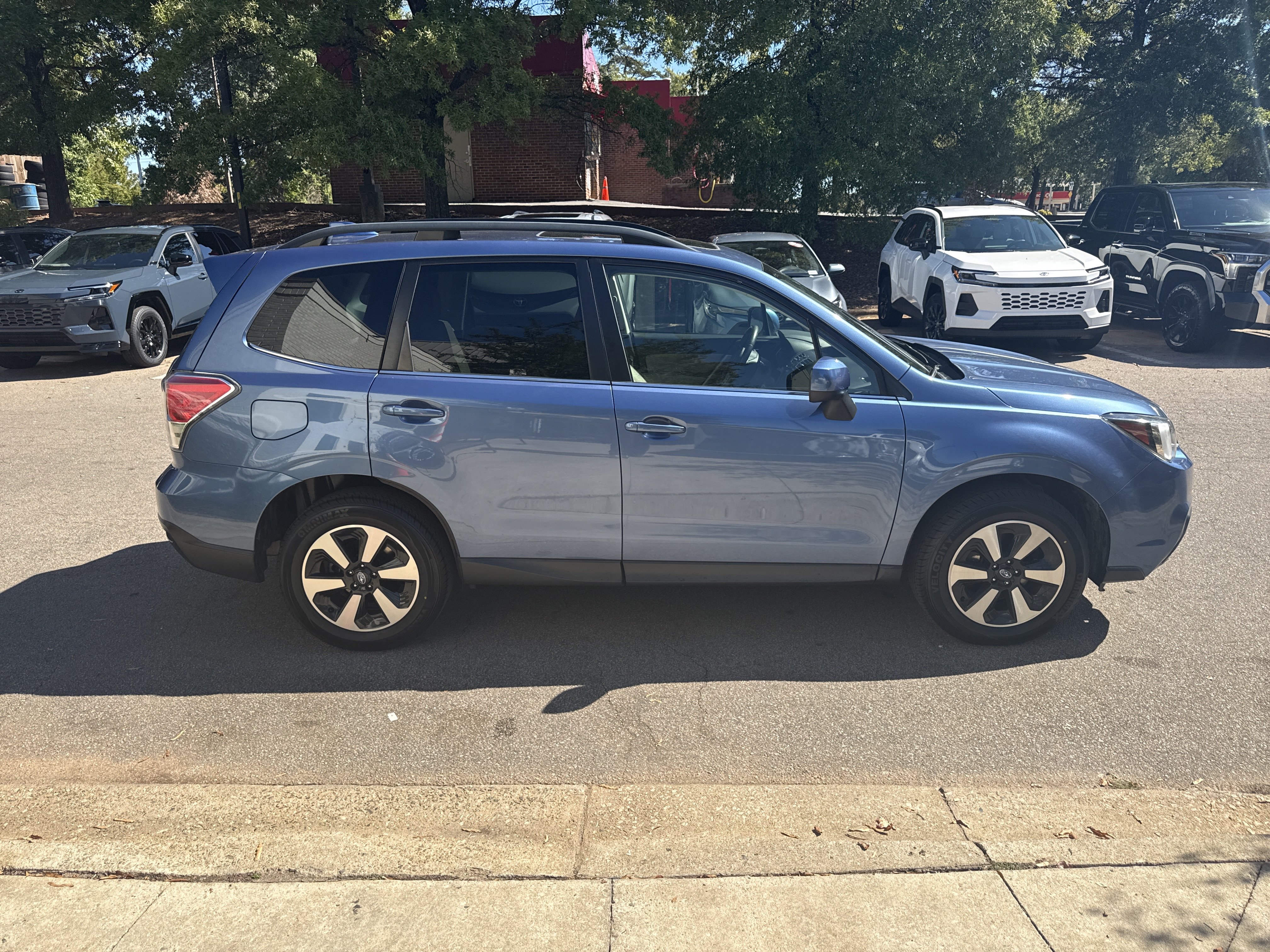 Used 2018 Subaru Forester 2.5i Limited AWD/4WD image 11