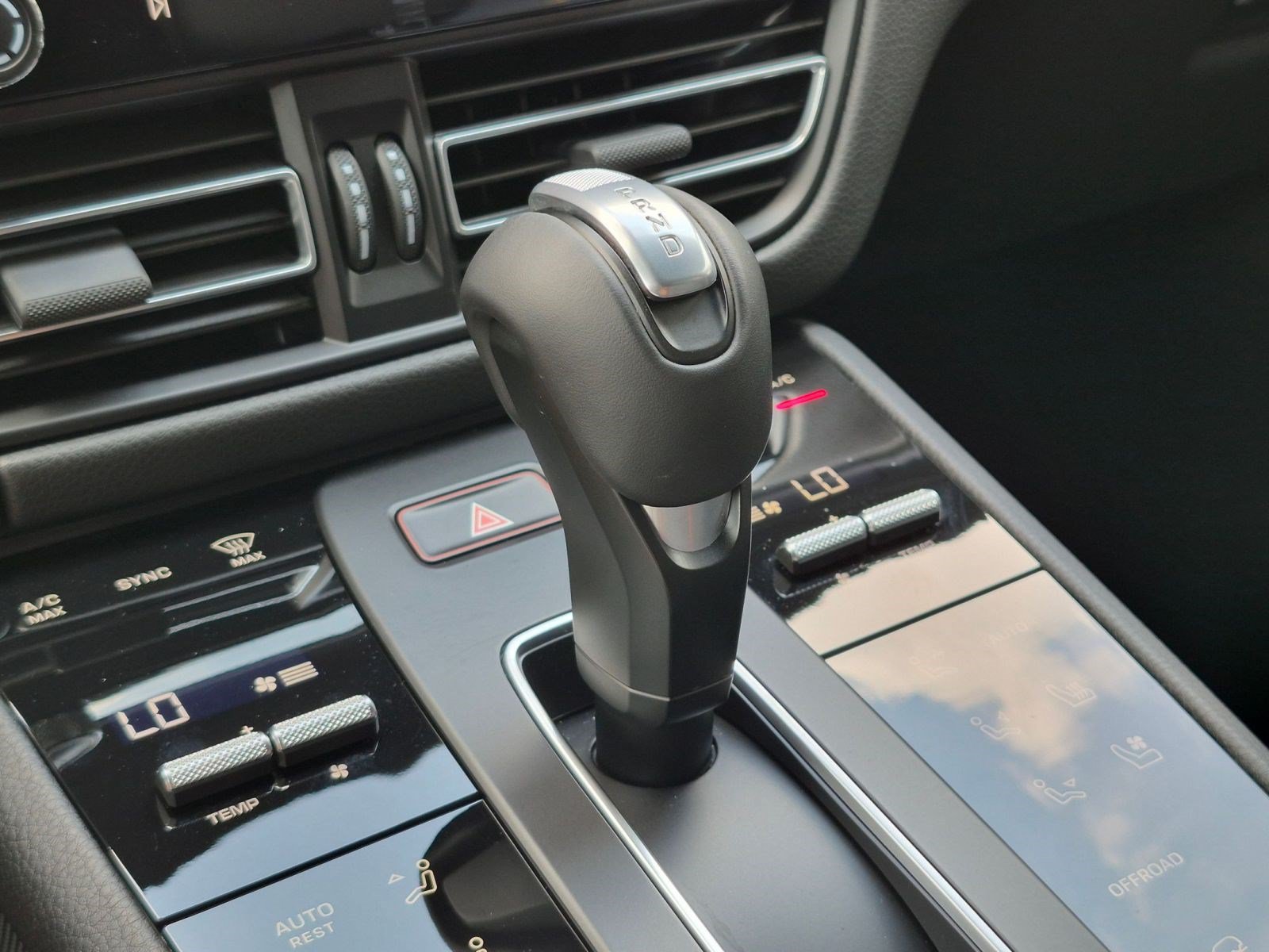 Certified 2026 Porsche Macan S AWD/4WD image 20