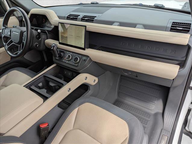 Used 2024 Land Rover Defender 130 X-Dynamic SE image 23