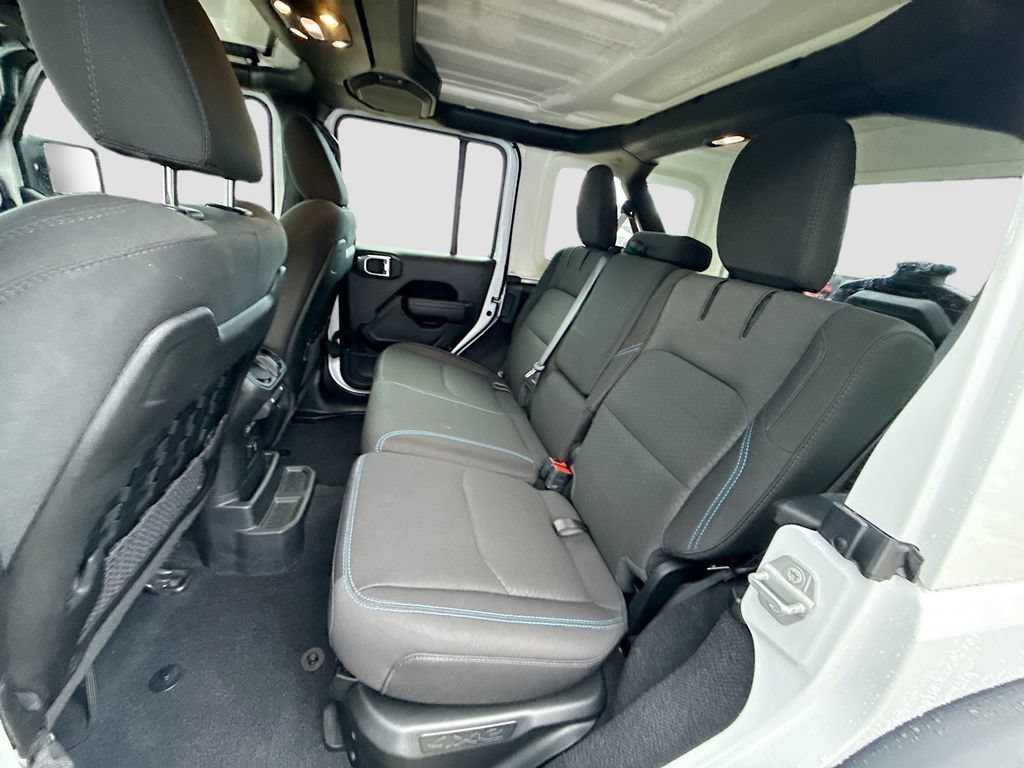 Used 2022 Jeep Wrangler Unlimited Rubicon 4xe AWD/4WD image 28