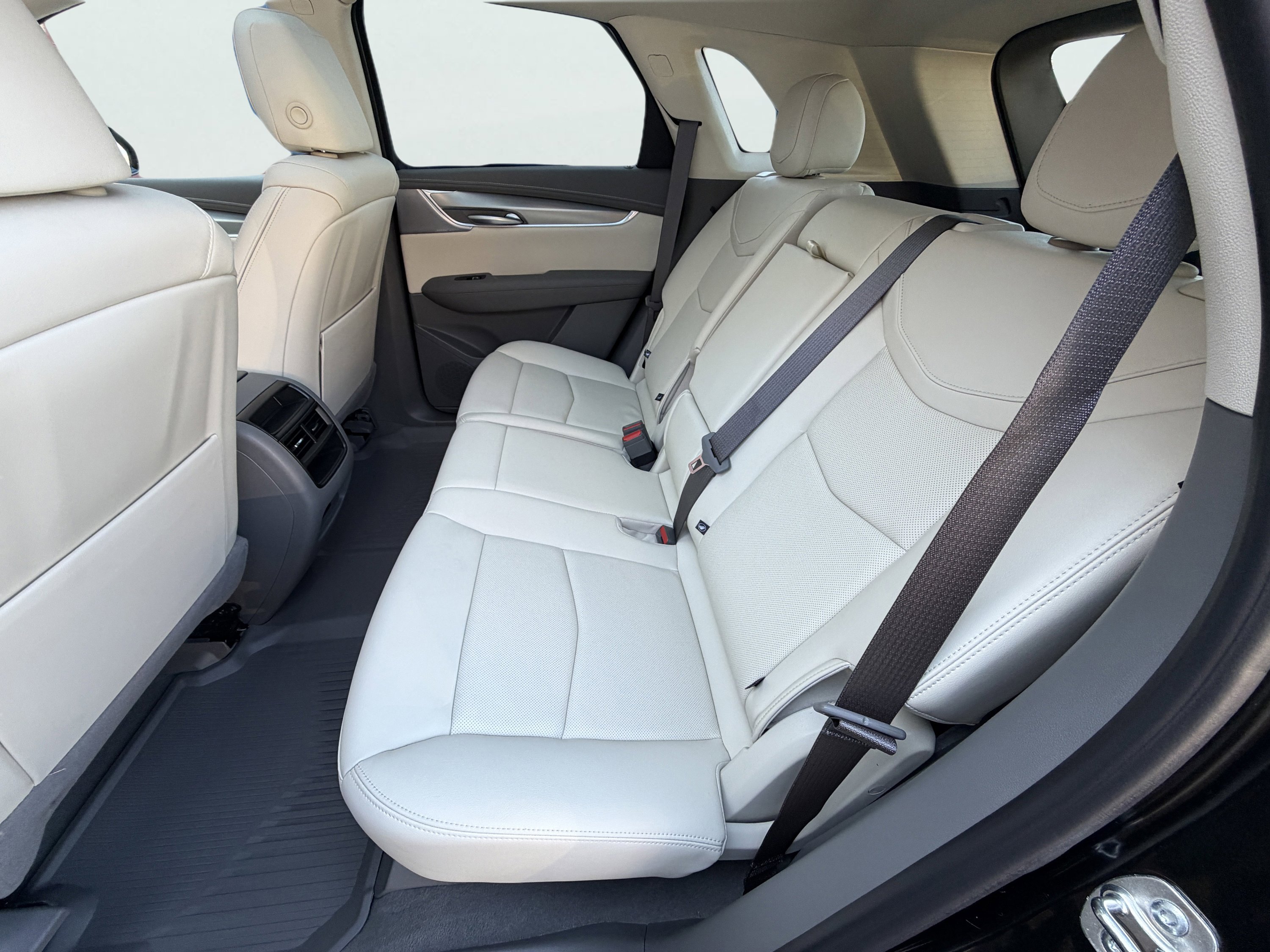 Used 2024 Cadillac XT5 Premium Luxury w/ Technology Package image 9