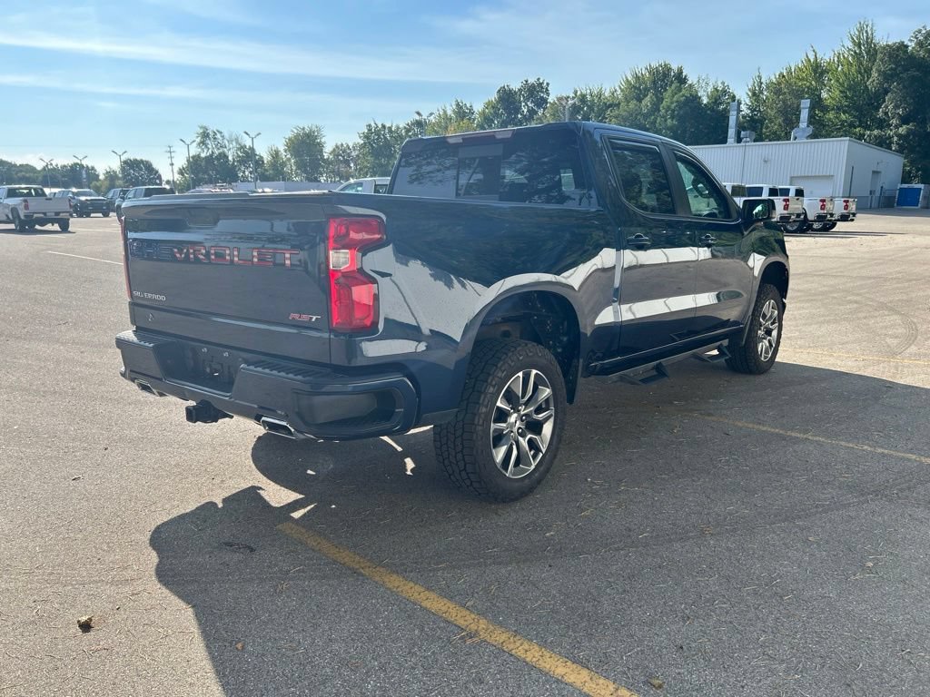 Used 2021 Chevrolet Silverado 1500 RST w/ Convenience Package II AWD/4WD image 4
