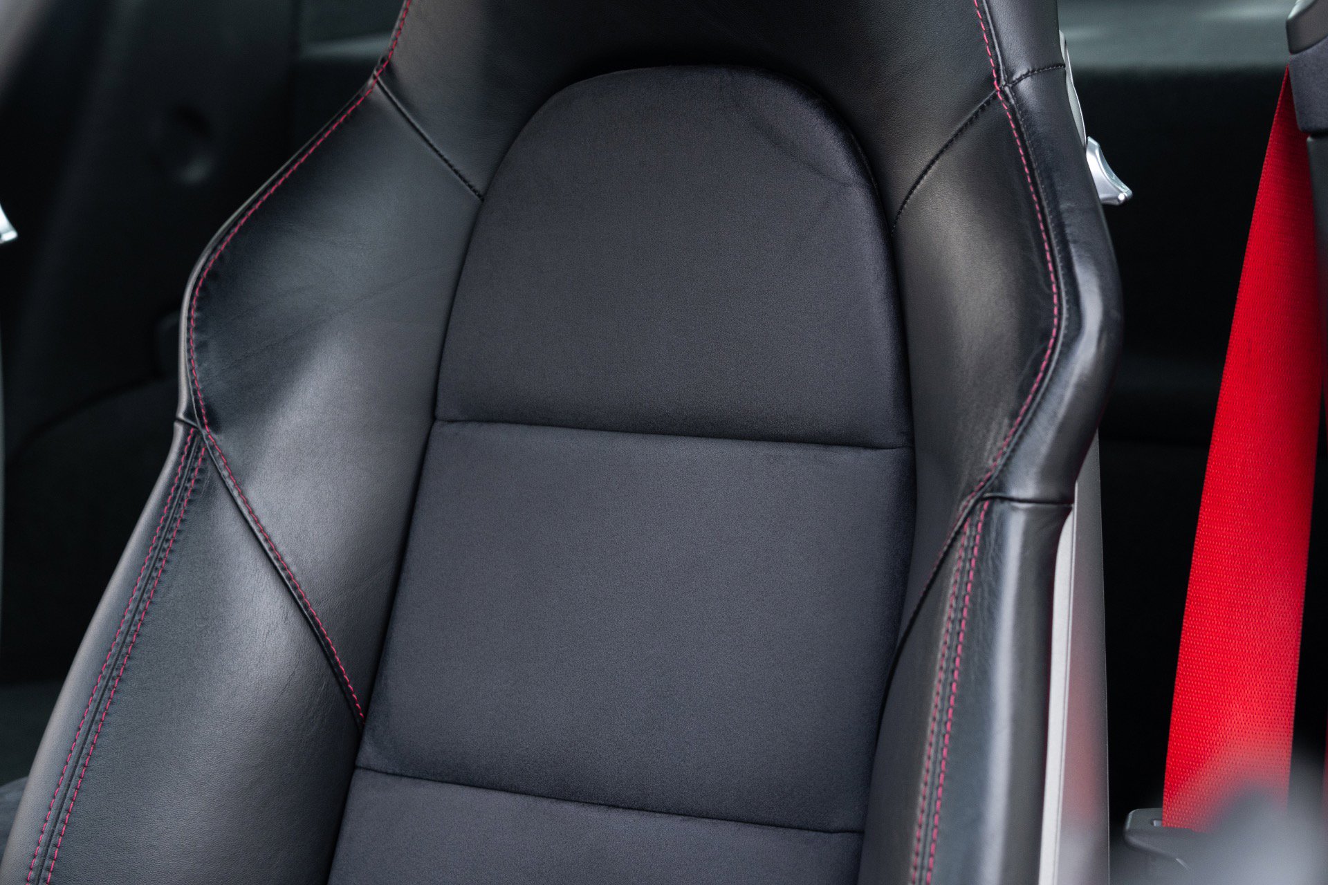 Used 2018 Porsche 911 GT3 RWD image 44