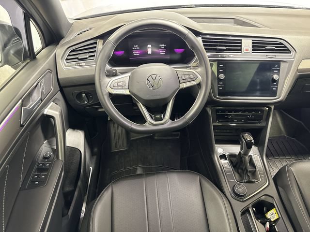 Used 2023 Volkswagen Tiguan SE R-Line AWD/4WD image 15