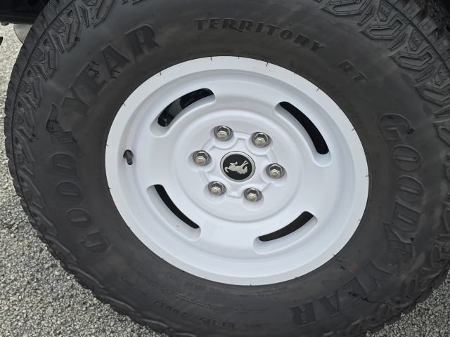 Used 2025 Ford Bronco Heritage Edition AWD/4WD image 13