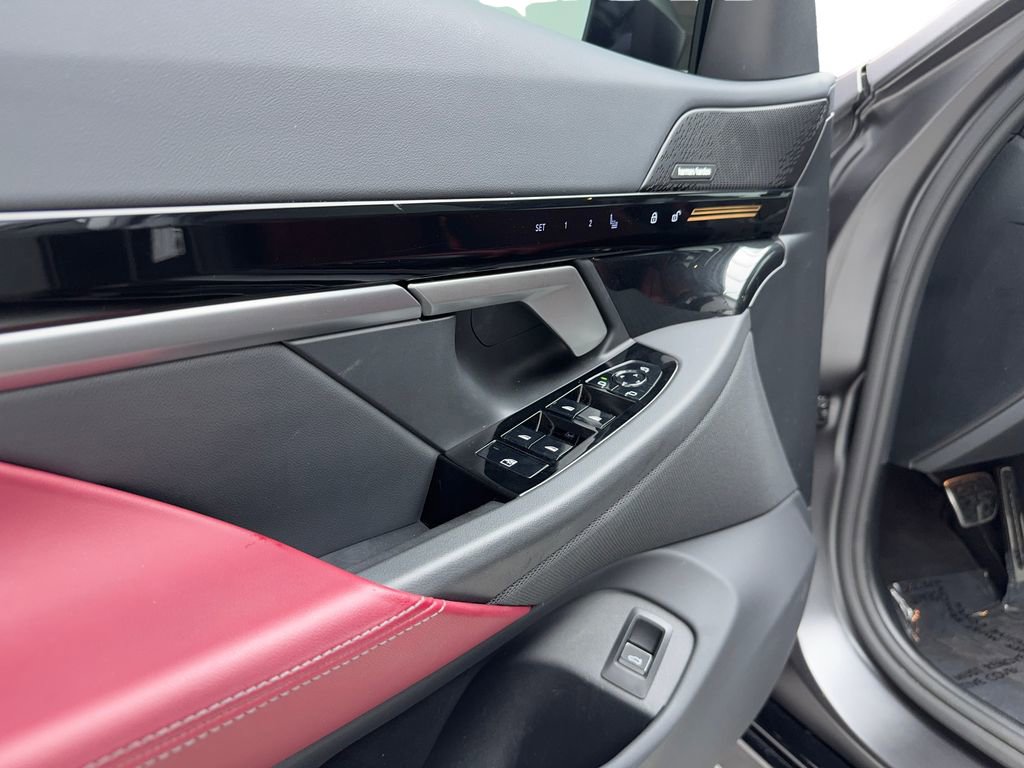 Used 2026 BMW 530i w/ M Sport Package image 58