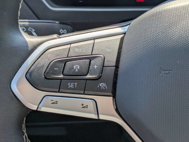 Used 2023 Volkswagen Tiguan SE AWD/4WD image 24